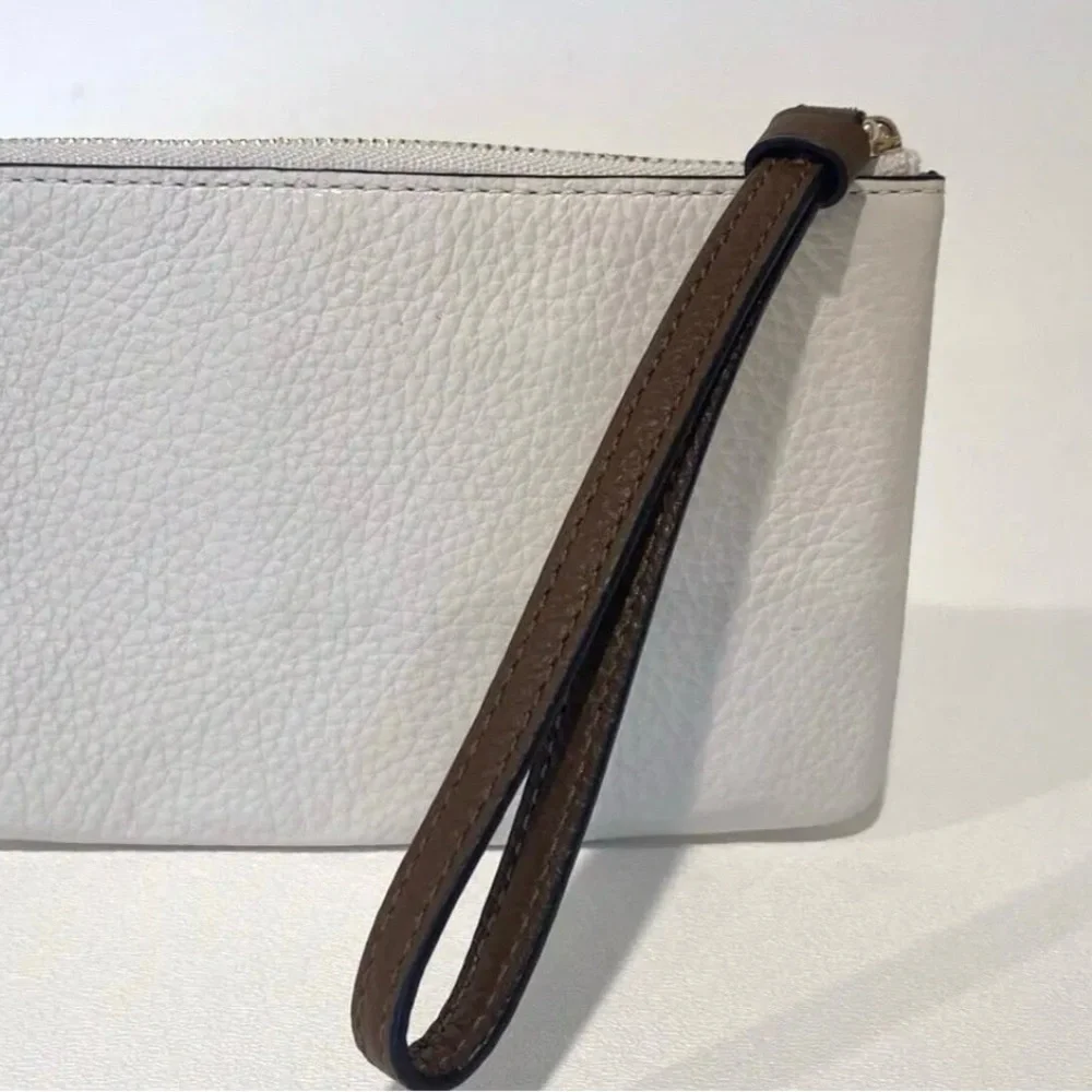 COACH‎ CORNER ZIP WRISTLET POUCH WALLET WITH RAINBOW HORSE AND CARRIAGE NWT
